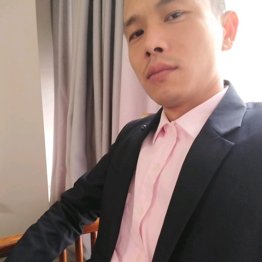 Q    先生            ╲