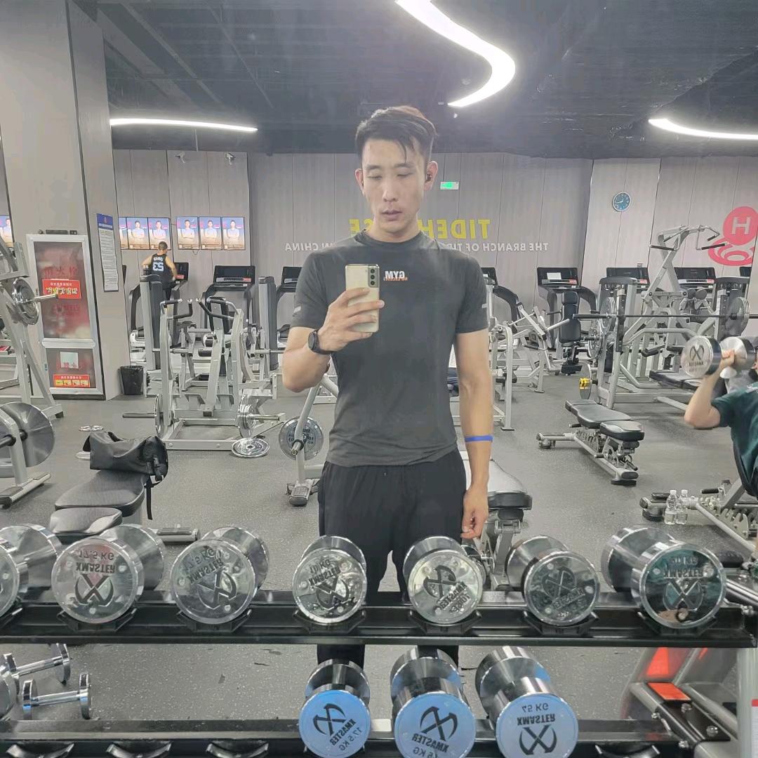 撸铁财税人---王一阳