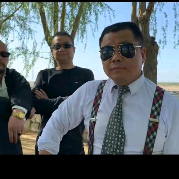 背带哥闯京城13：14开播