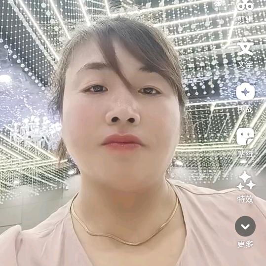 冯家百合小姐