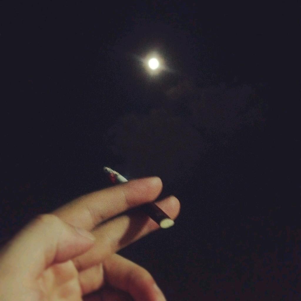 月下烟