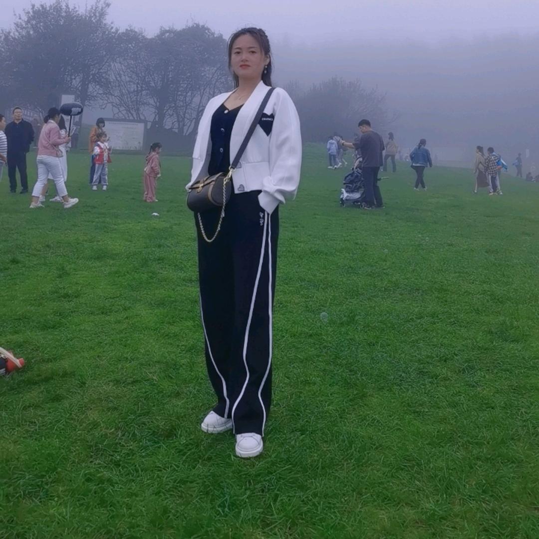 洒水车厂家莉莉