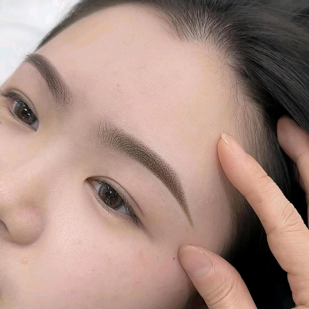 红枫专业眉毛设计 月云