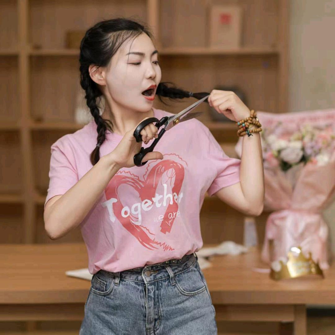 彭州市欣焙创意服饰有限公司