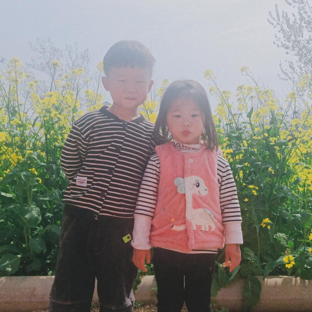 快乐幸福的一家人