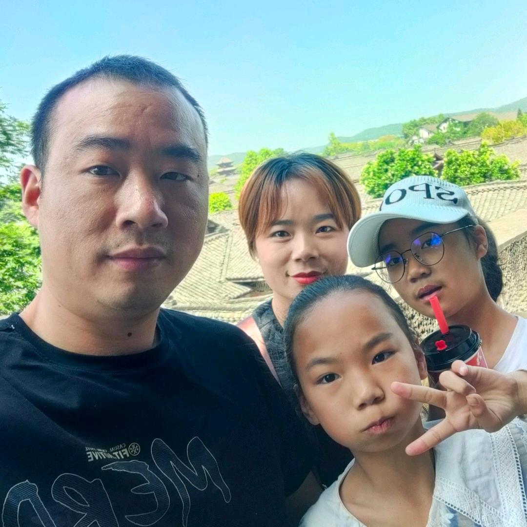 恩阳麻石垭老酒坊，邬毅