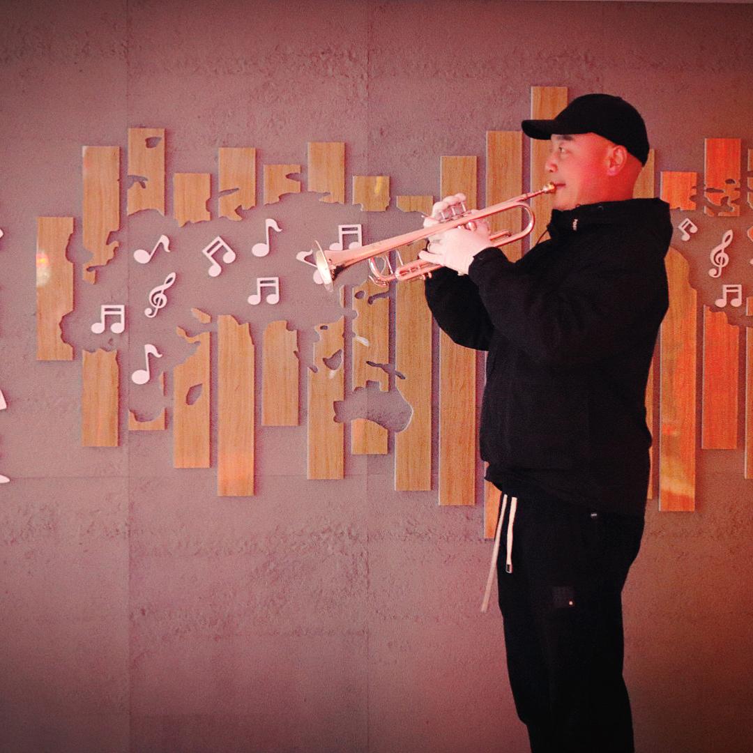 龙泉星海铜管乐团