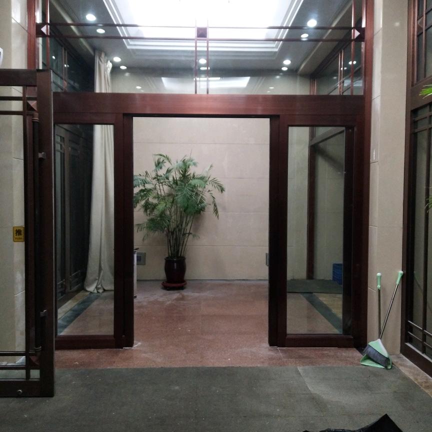 鸿鑫玻璃门窗