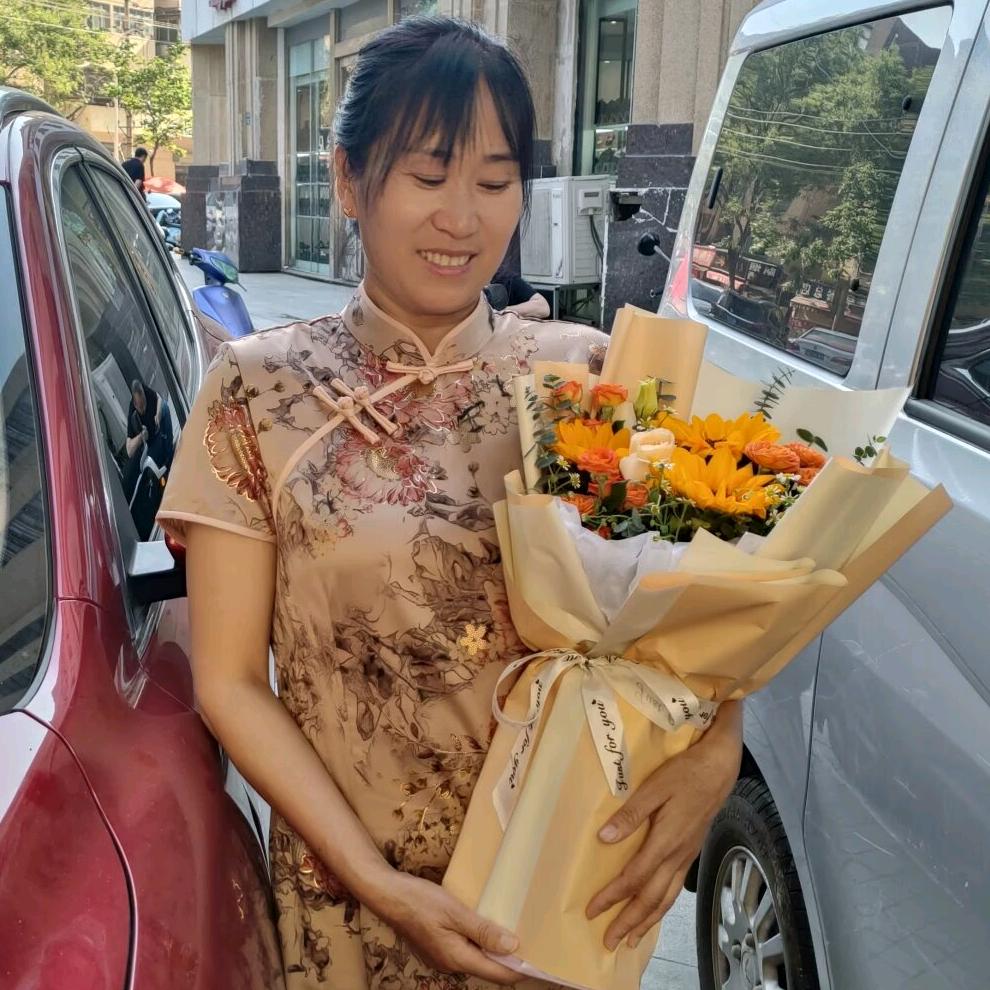 蜂蜜小面包朱姐