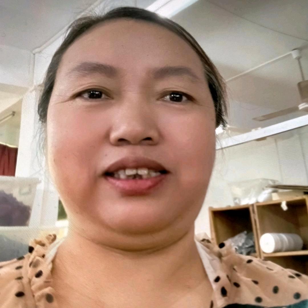 丽华姐小号，开播号晚上九点十分