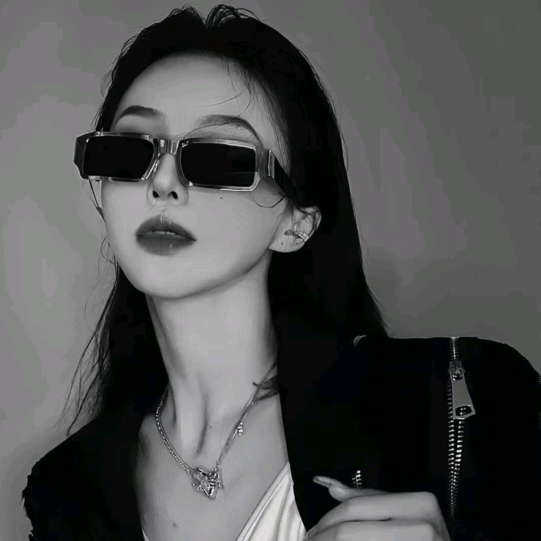卍