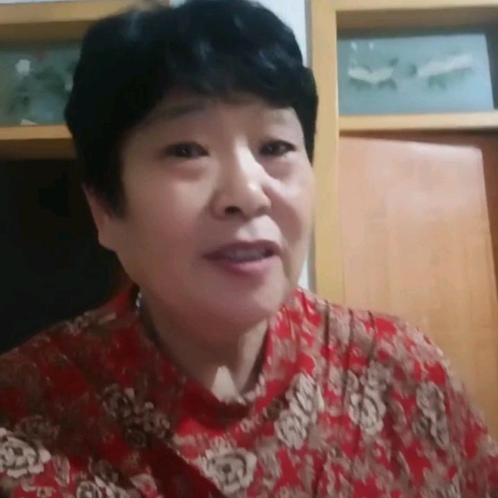 美女的奶奶