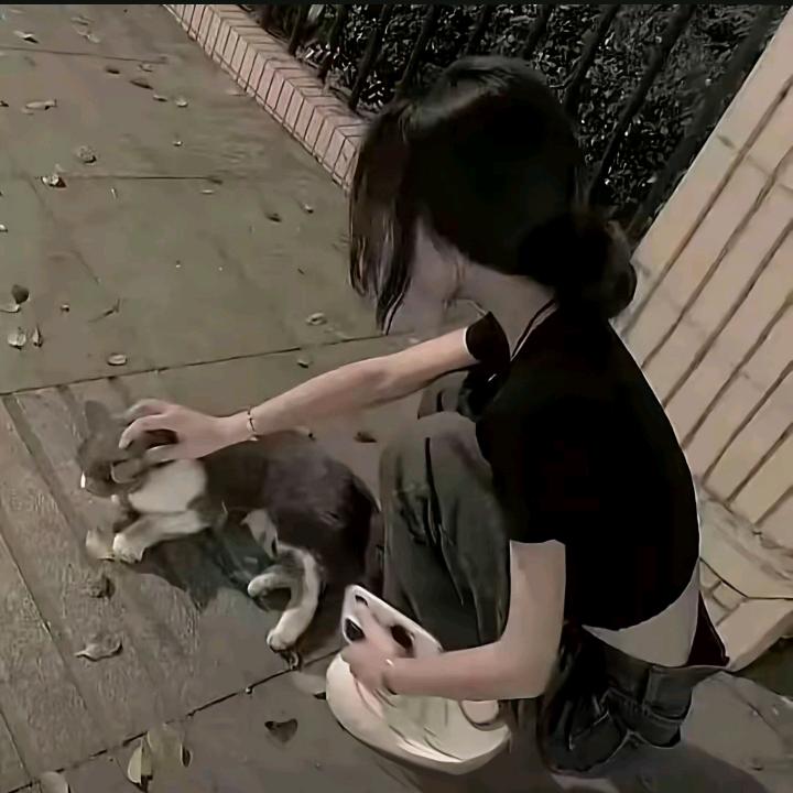 铭郗