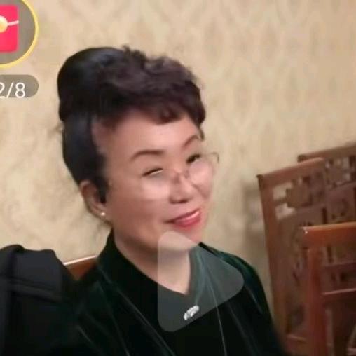 嘉仁