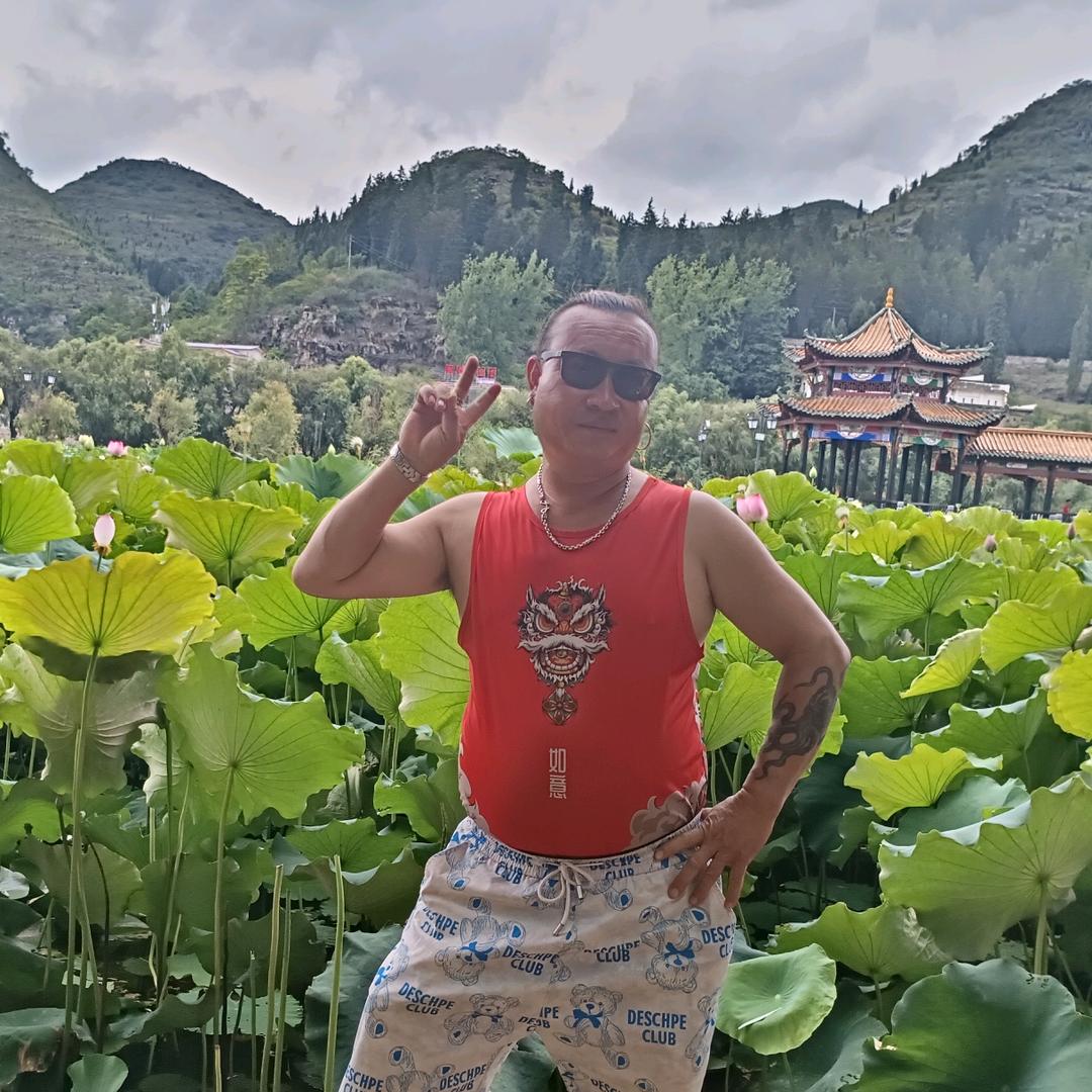 花灯姊妹，专业苦情歌，魔术 ，杂技