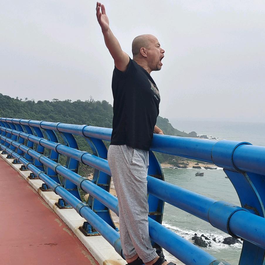 隔壁老王（下午14点开播）🎤