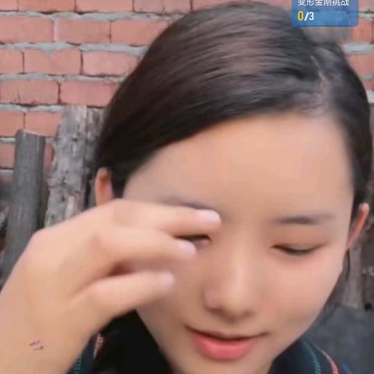 小李叫李子赫..