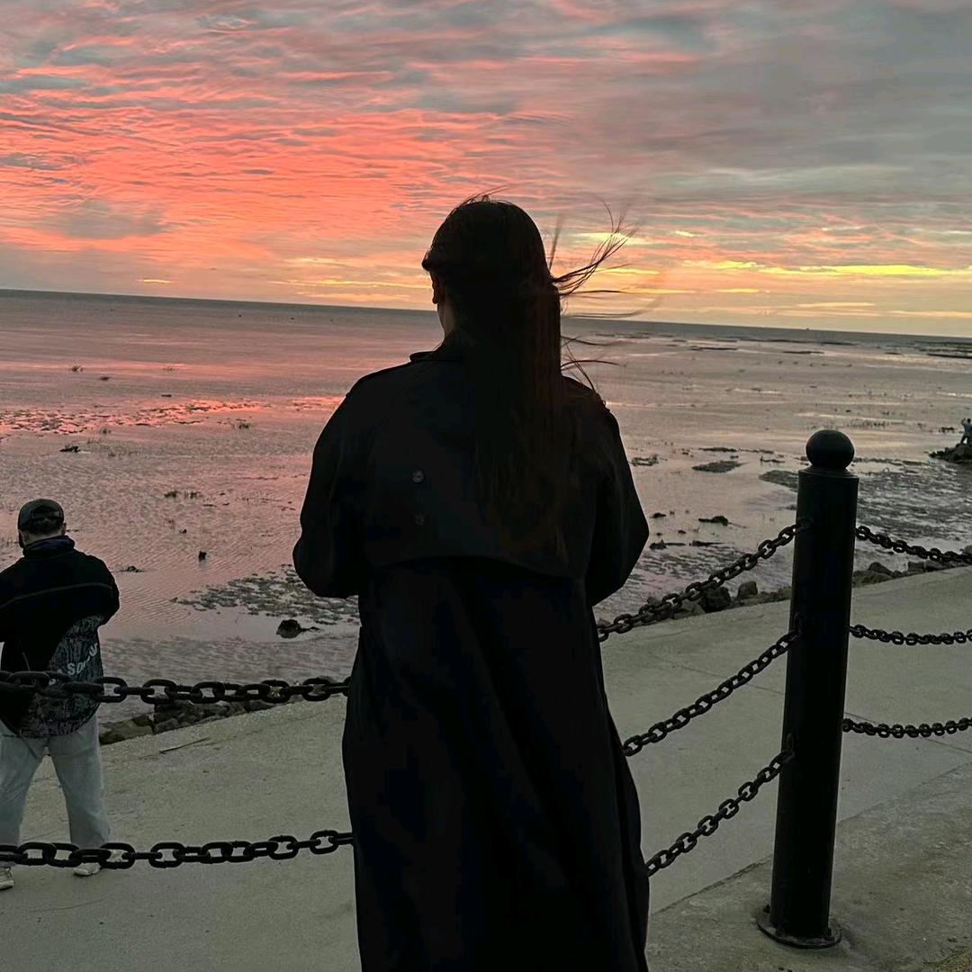 👩‍❤️‍👩晴天🌸🌸头像