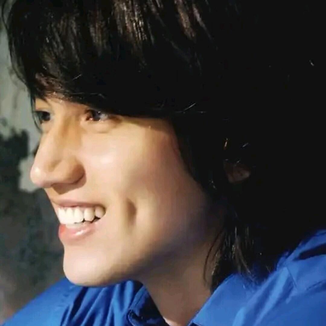 李