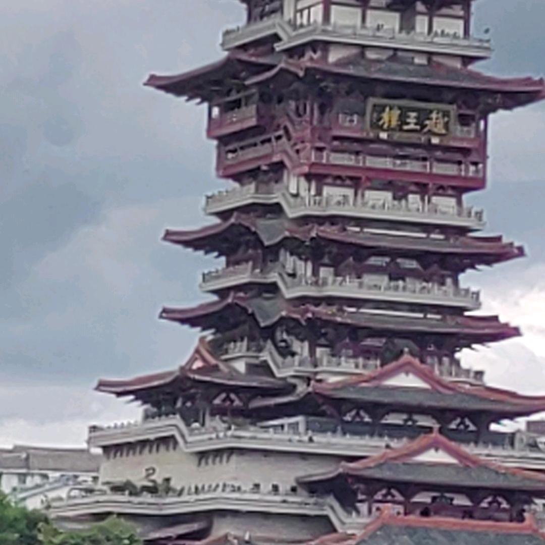 风含情，雨含笑