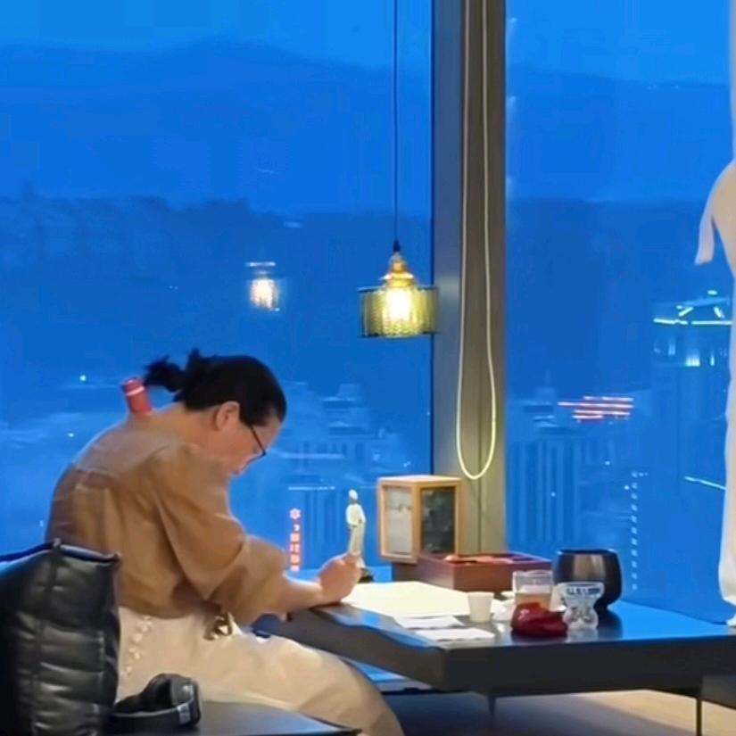 墨梅清韵（晚20：20直播）