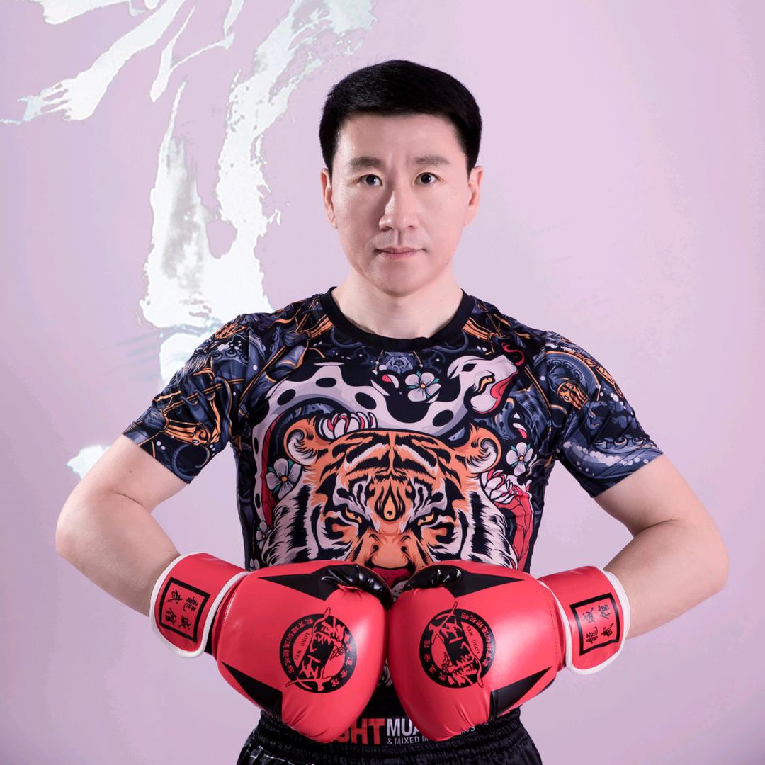 虎胆龙威（武馆创始人）