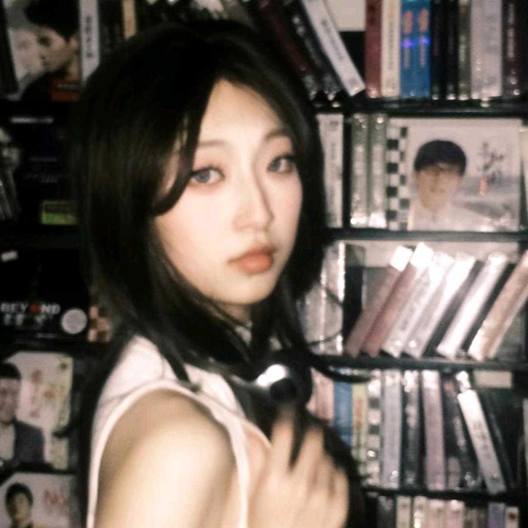 卓仔又去拍照了📷