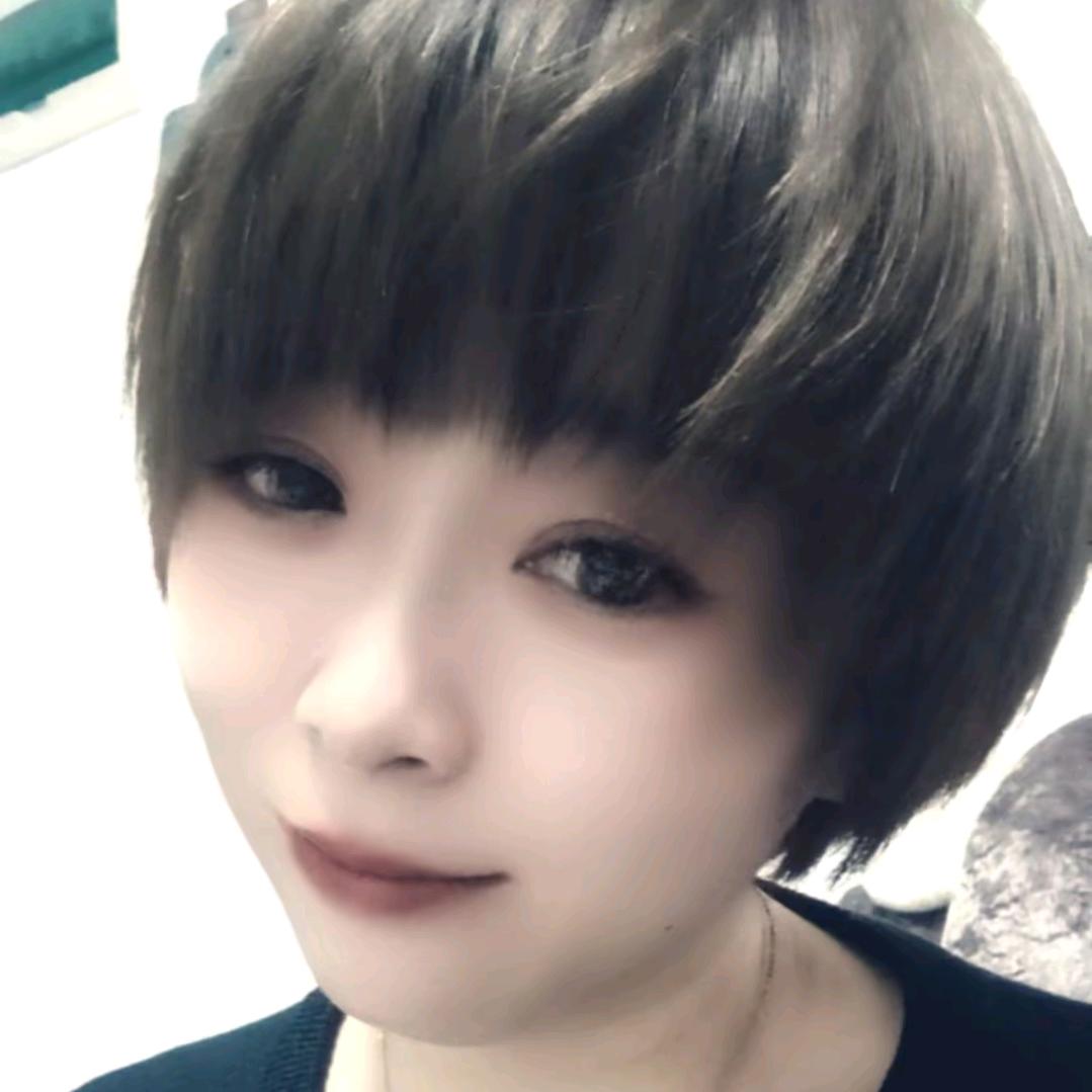 月亮🌙不会眨眼