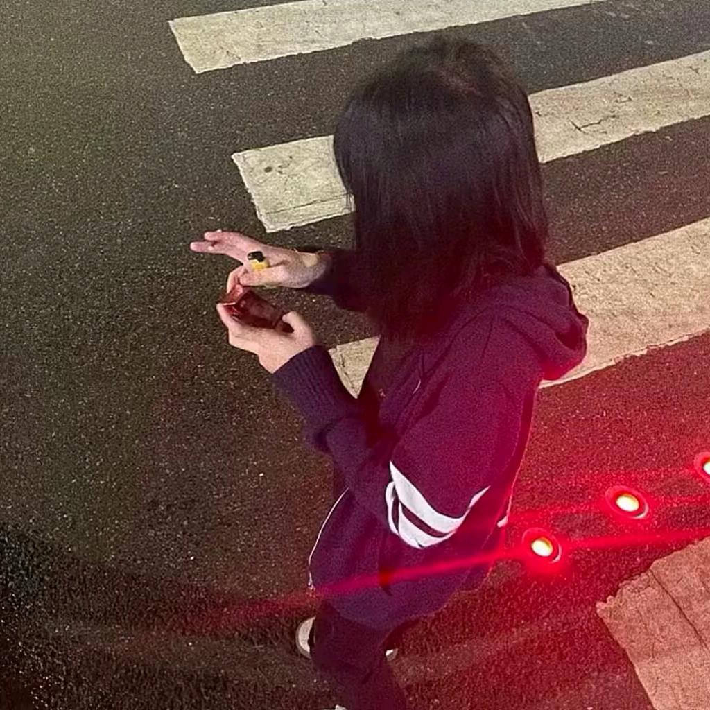 她有胃病还爱哭