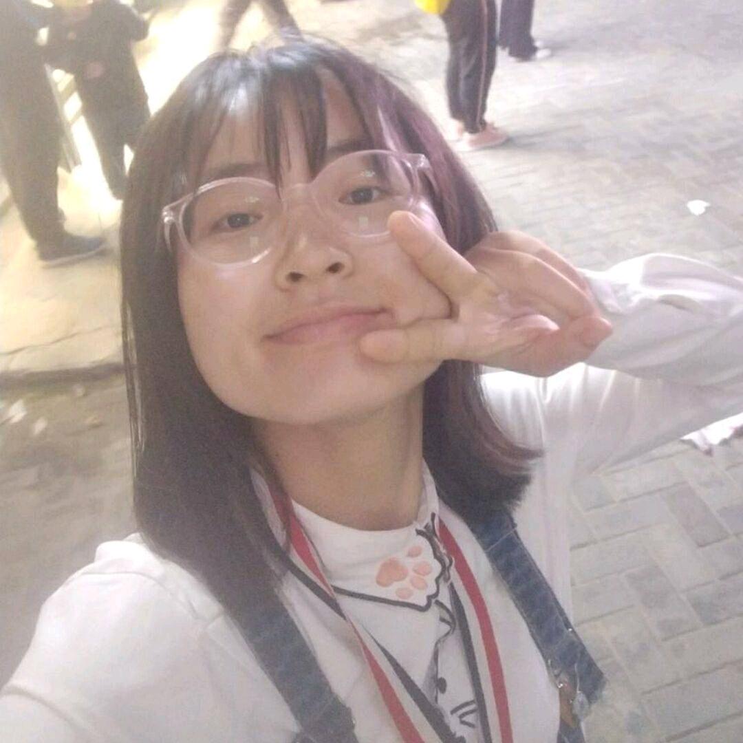 小五彩绘师摆摊挣零花钱