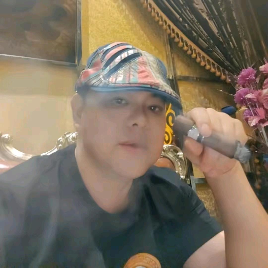 曾快樂