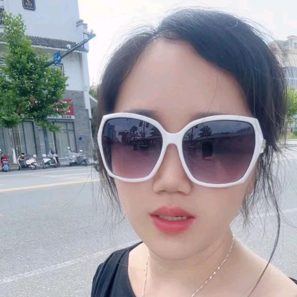我是小红红