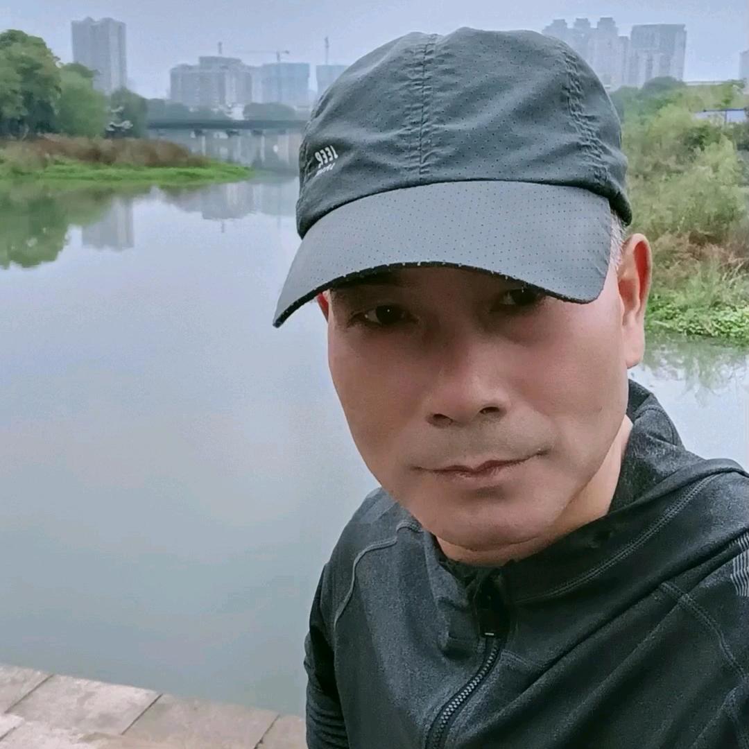 晨跑刘大叔