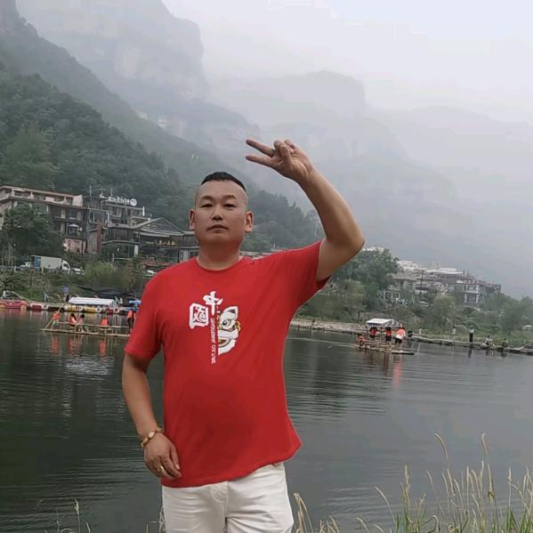 石老公网红大烩菜《三哥》