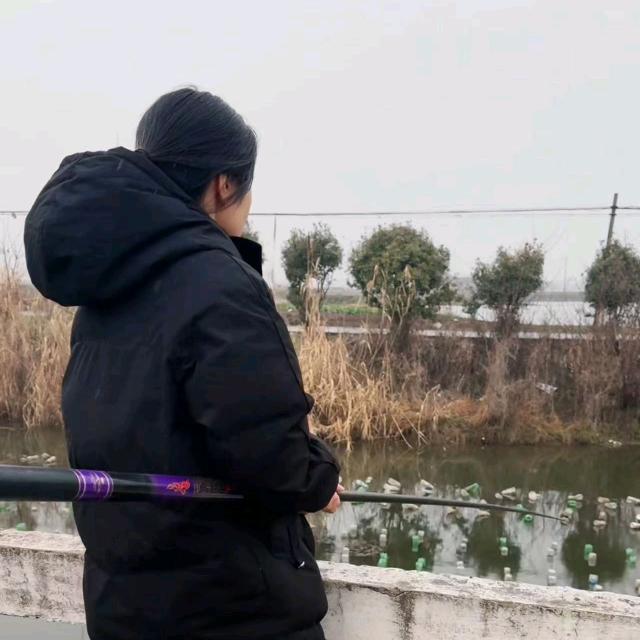 小云钓鱼