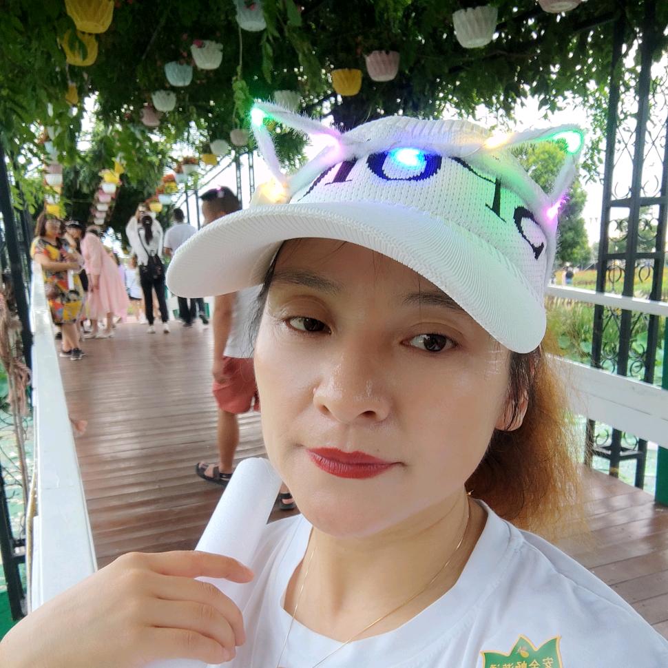 步凤乐伊尚服饰