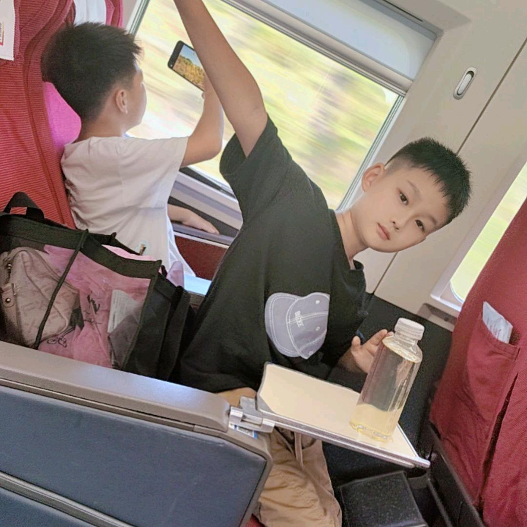 梓色烨晴