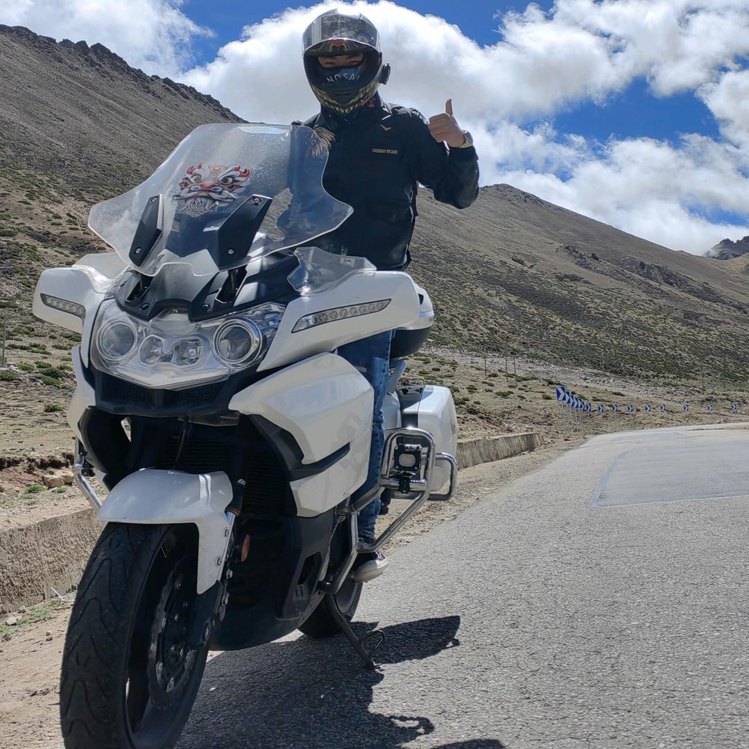 小胖昊沅摩托车