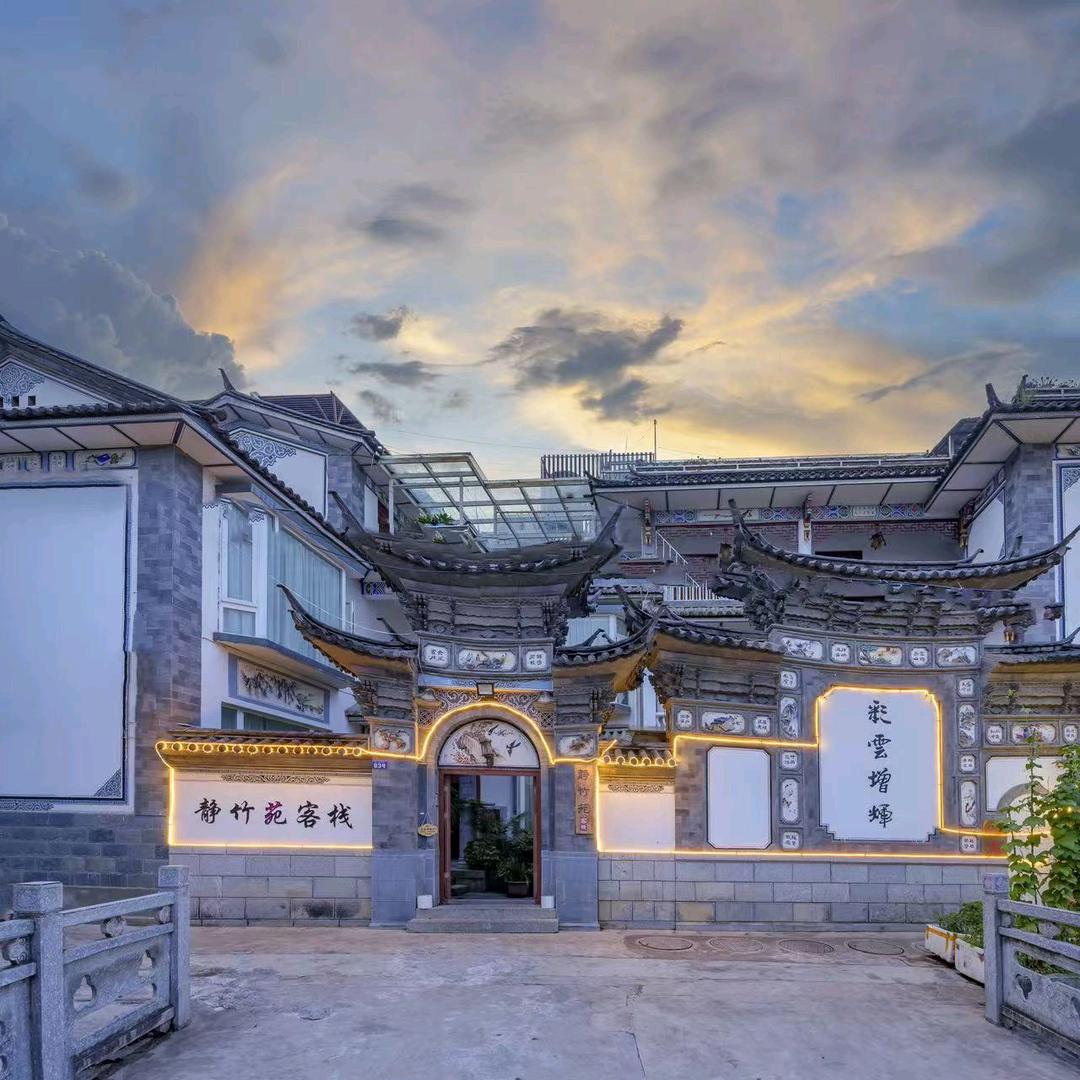 退休小姐姐客栈当管家