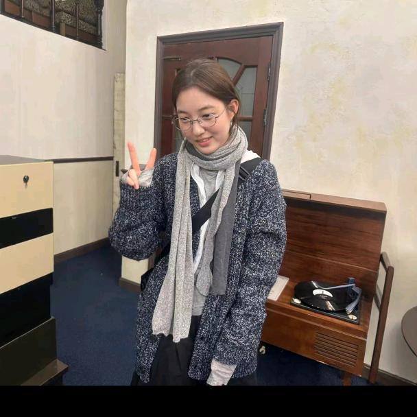 请叫我周别别小姐