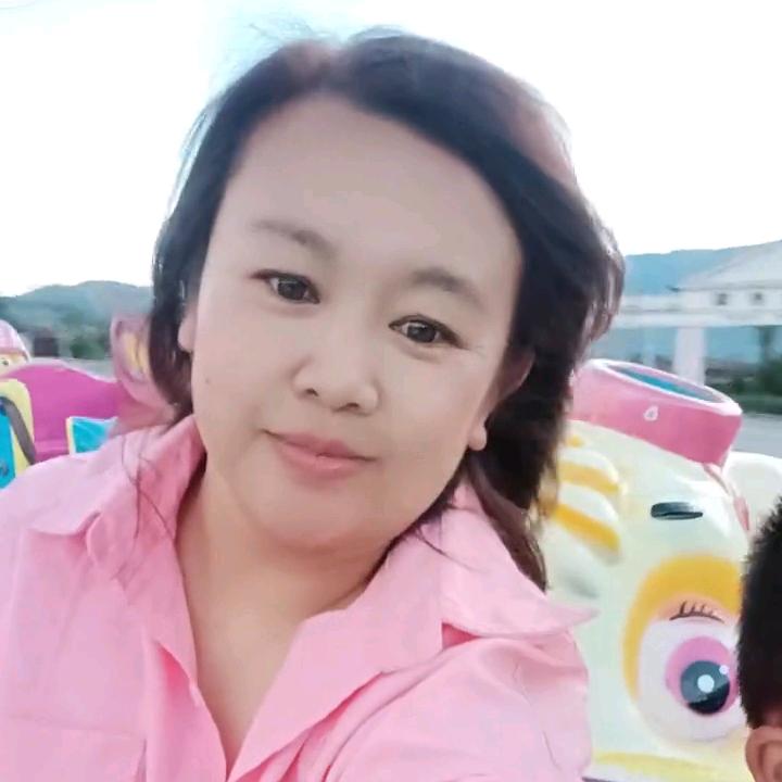 杨，，磊