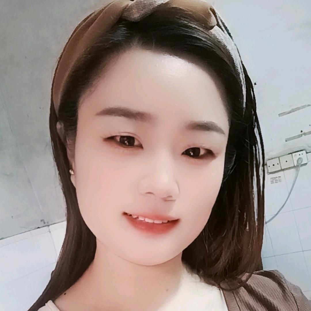 《在上蔡卖炸串的霞姐》