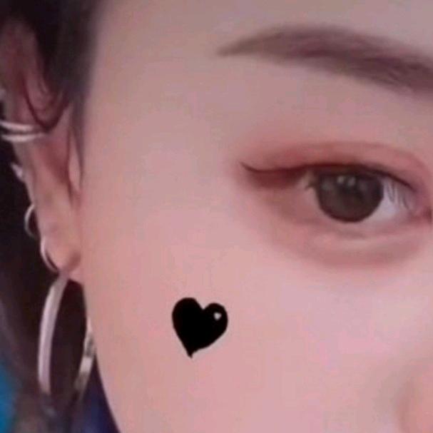 执笔画❤️碎...