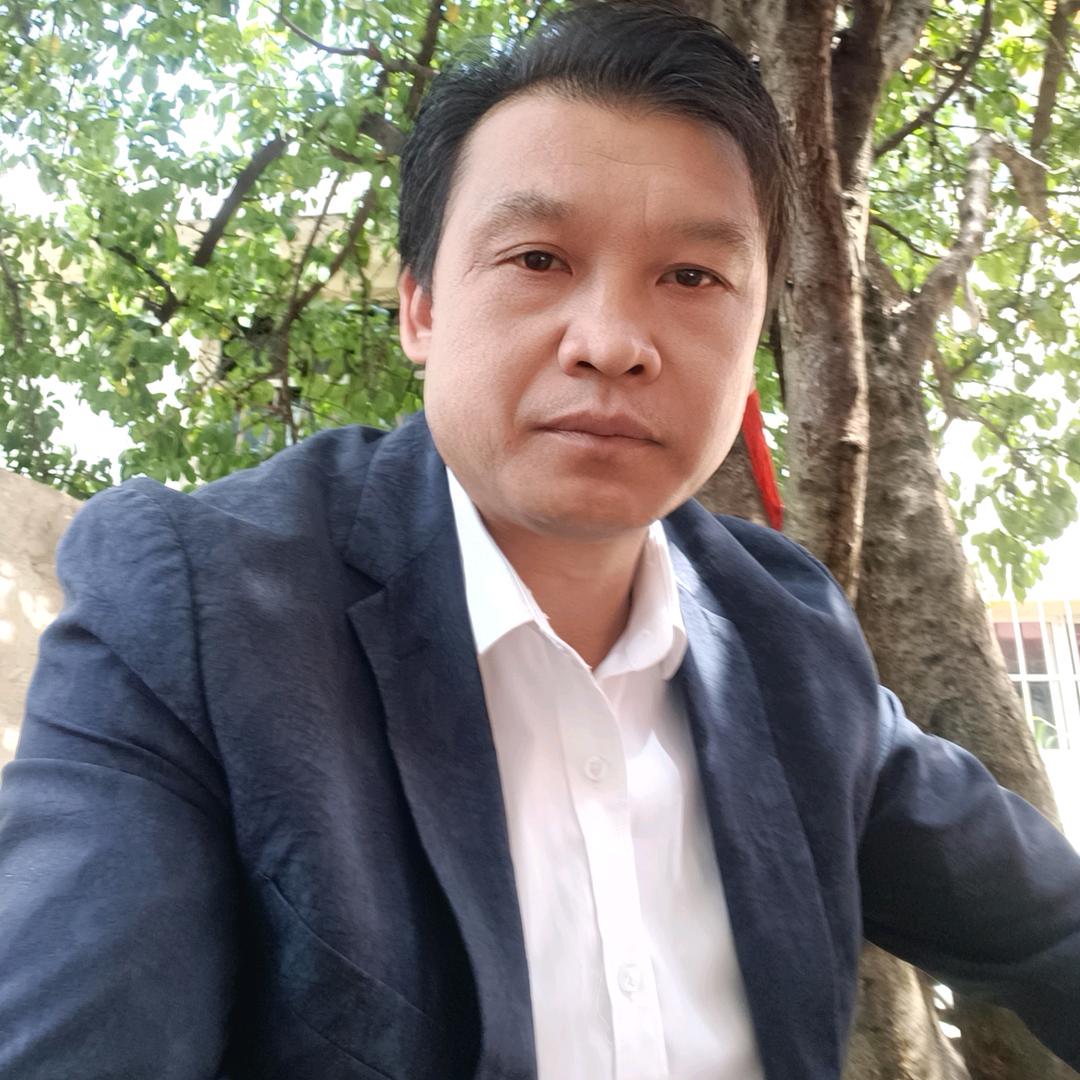 心连心，手牵手。