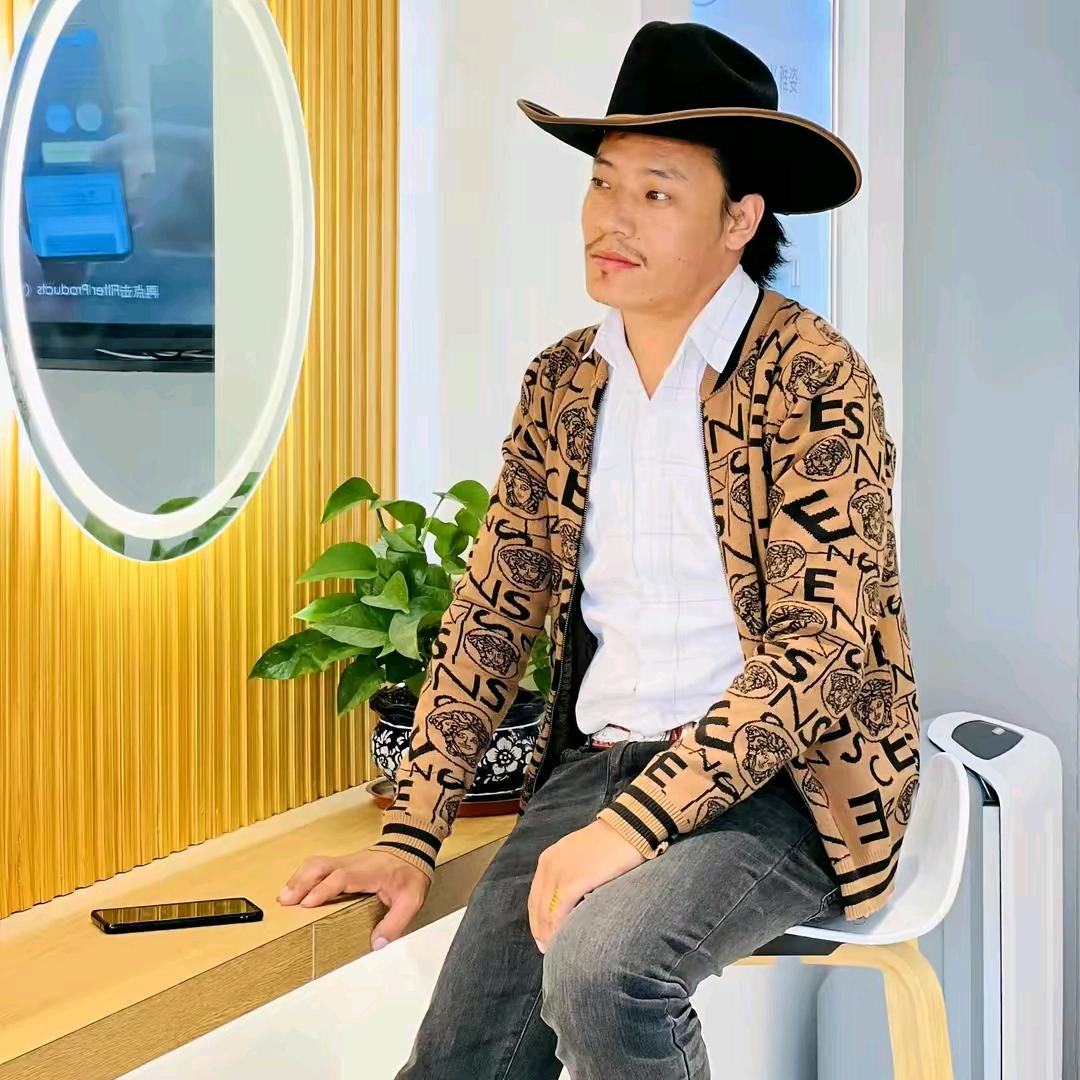 贡布仁增
