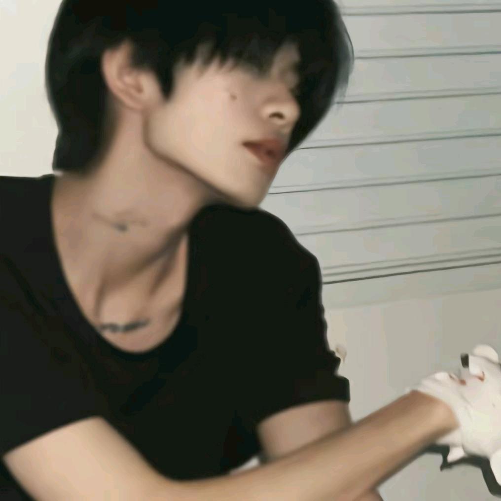 明..