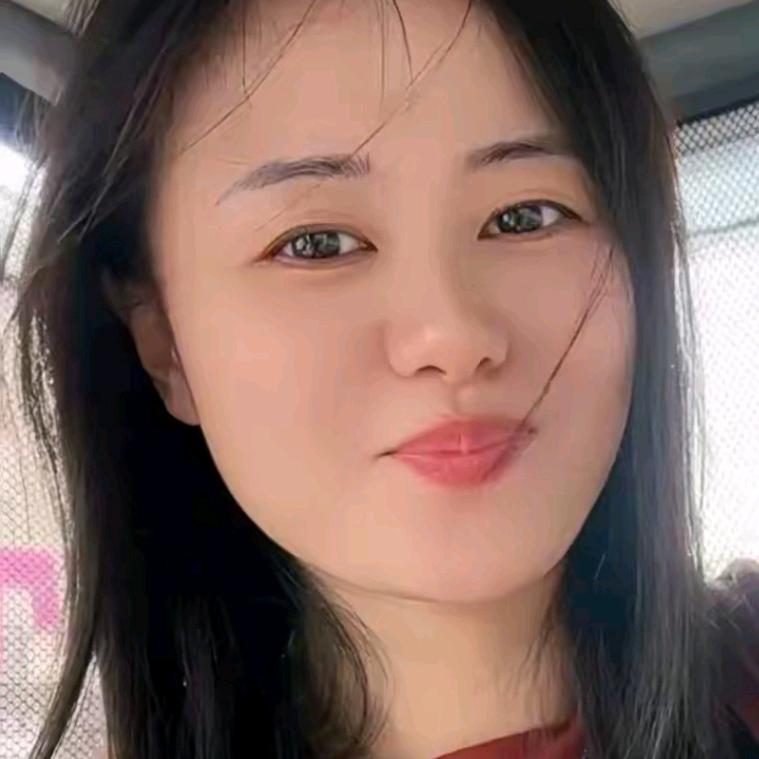 秋玲一个人