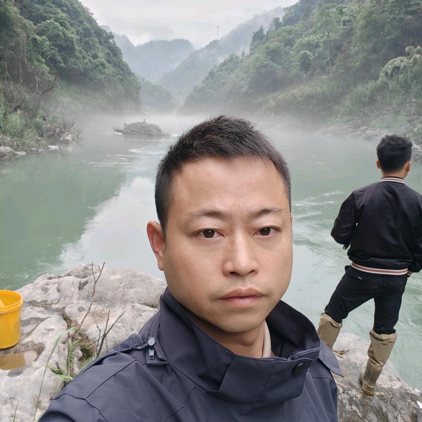 春哥（标点路亚）