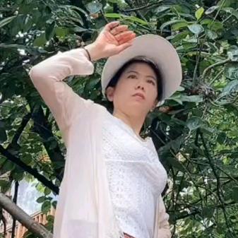 芳芳姐