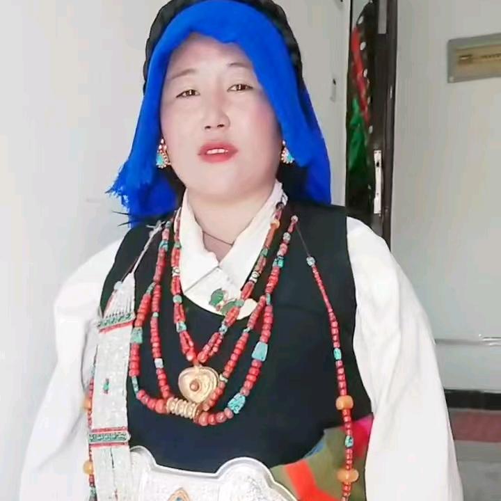 走自己的路上别人去说